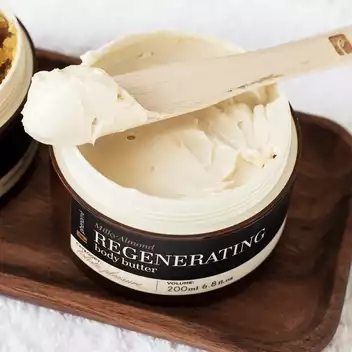 REGENERATING ⠀ migdałowe masło regenerujące do ciała