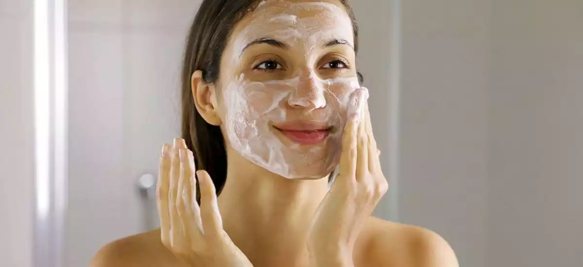 Demakijaż bez sekretów - jak oczyszczać skórę?